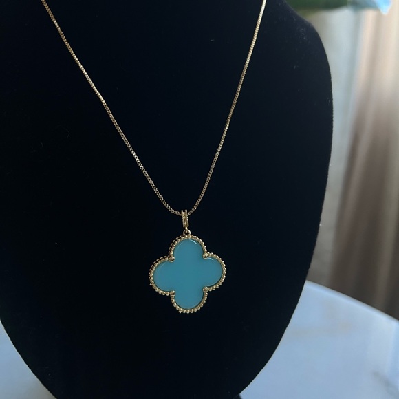 turquoise Clover Pendant Necklace - Picture 2 of 3